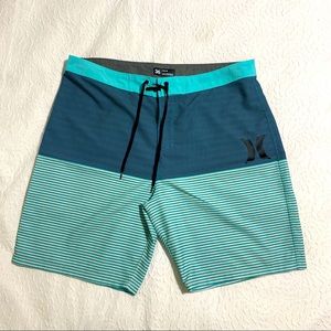 Mens Hurley swim trunks. Size 36.